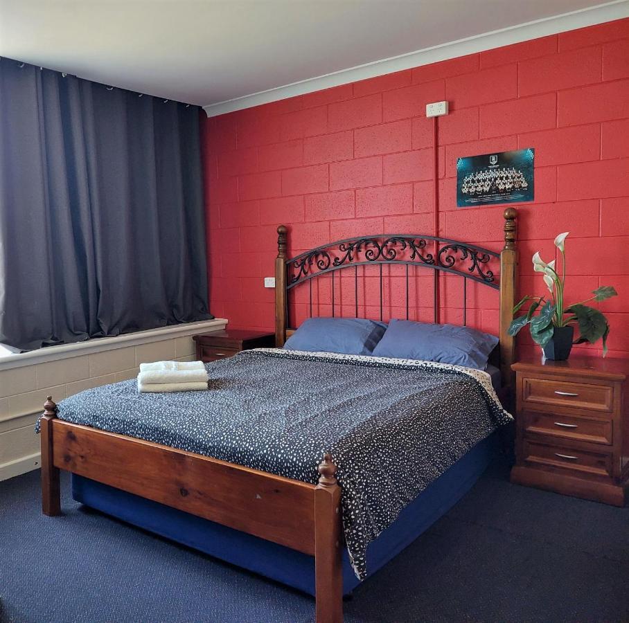 Port Adelaide Backpackers Hostel Exterior photo