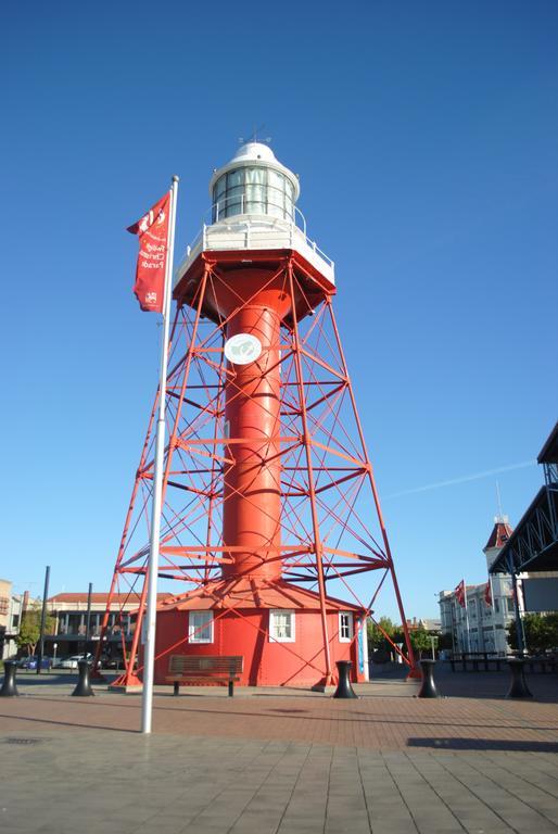 Port Adelaide Backpackers Hostel Exterior photo