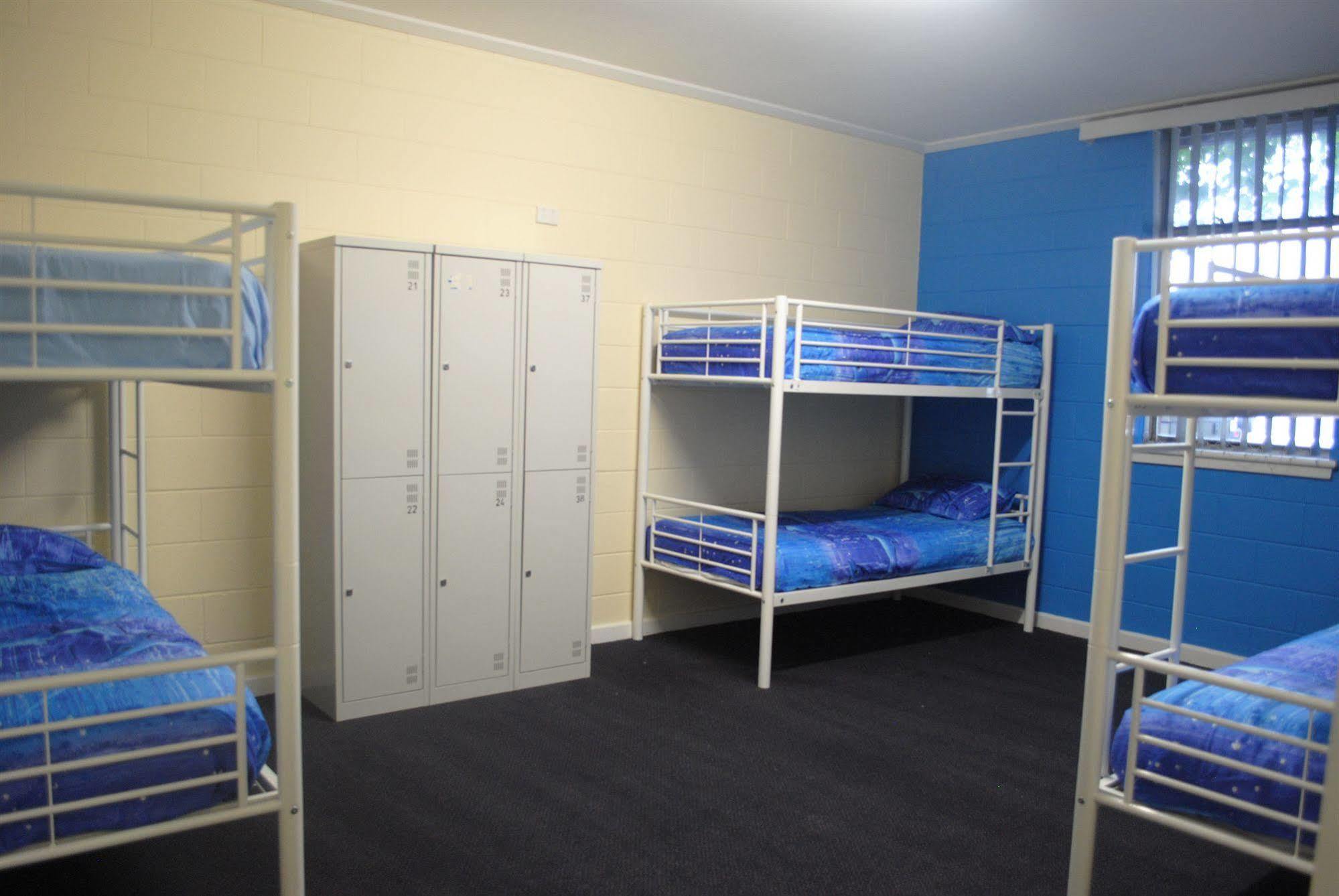 Port Adelaide Backpackers Hostel Exterior photo