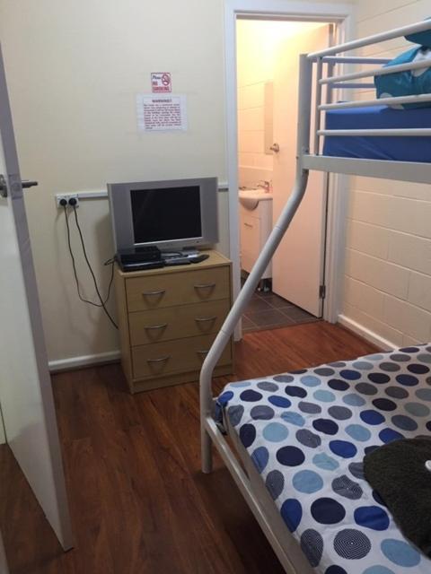 Port Adelaide Backpackers Hostel Exterior photo